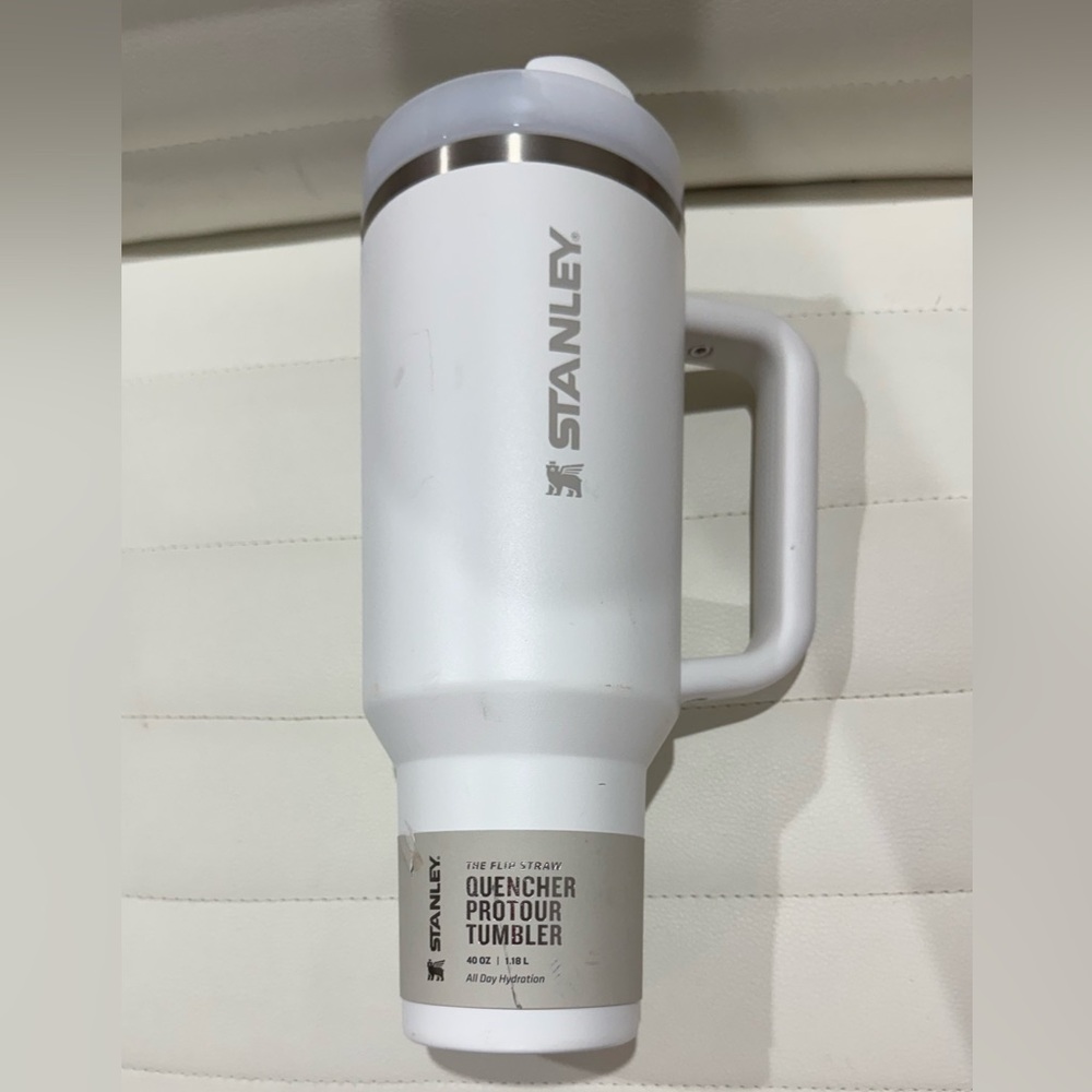 StanleyQuencher Pro Tour - White Tumbler